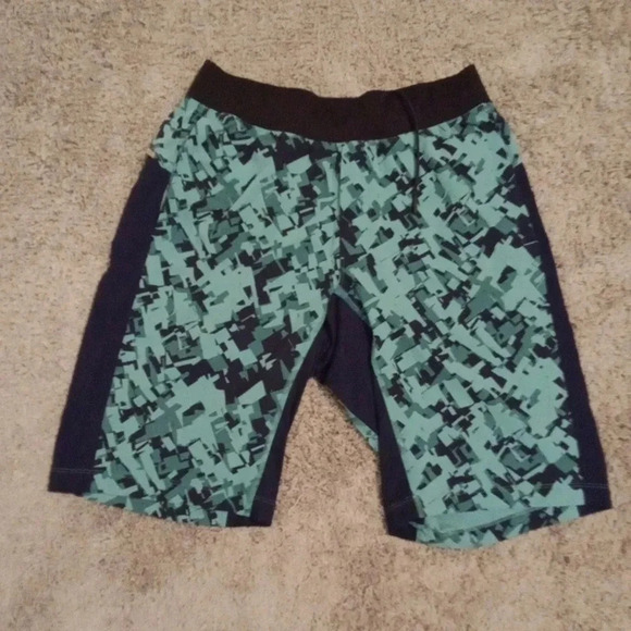 Lululemon The short print swim trunk board shorts size Medium Men - Picture 1 of 8